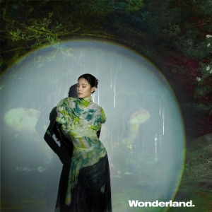 韩丹桐《Wonderland》杂志大片 油画质感大片复古文艺